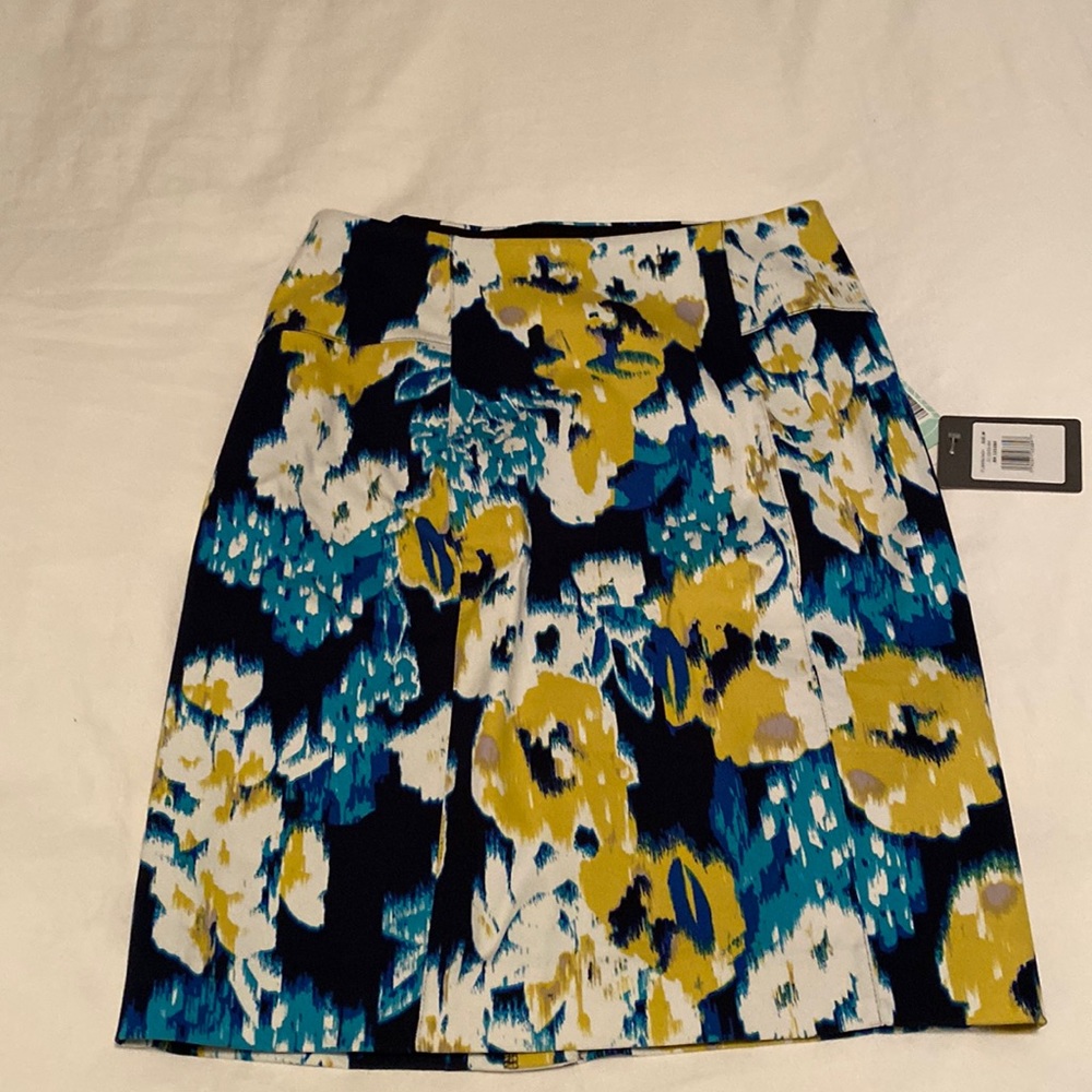 NWT LYSSE Charity Floral Print Pencil Skirt M